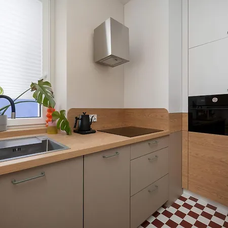 Apartman Unique Close To The Center With Balcony By Renters